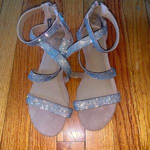 Flat strap sandals